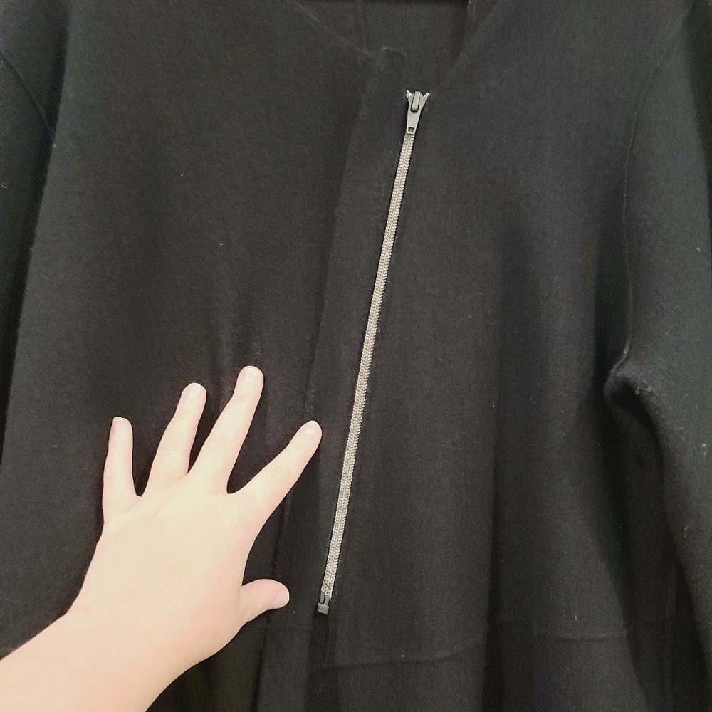 Eileen Fisher 100% Merino Wool Black Asymmetrical Zipper Jacket - Picture 3 of 10